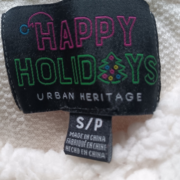 🦋 4 For 20$ 🦋Love Super Cozy Sweater. - Picture 4 of 4